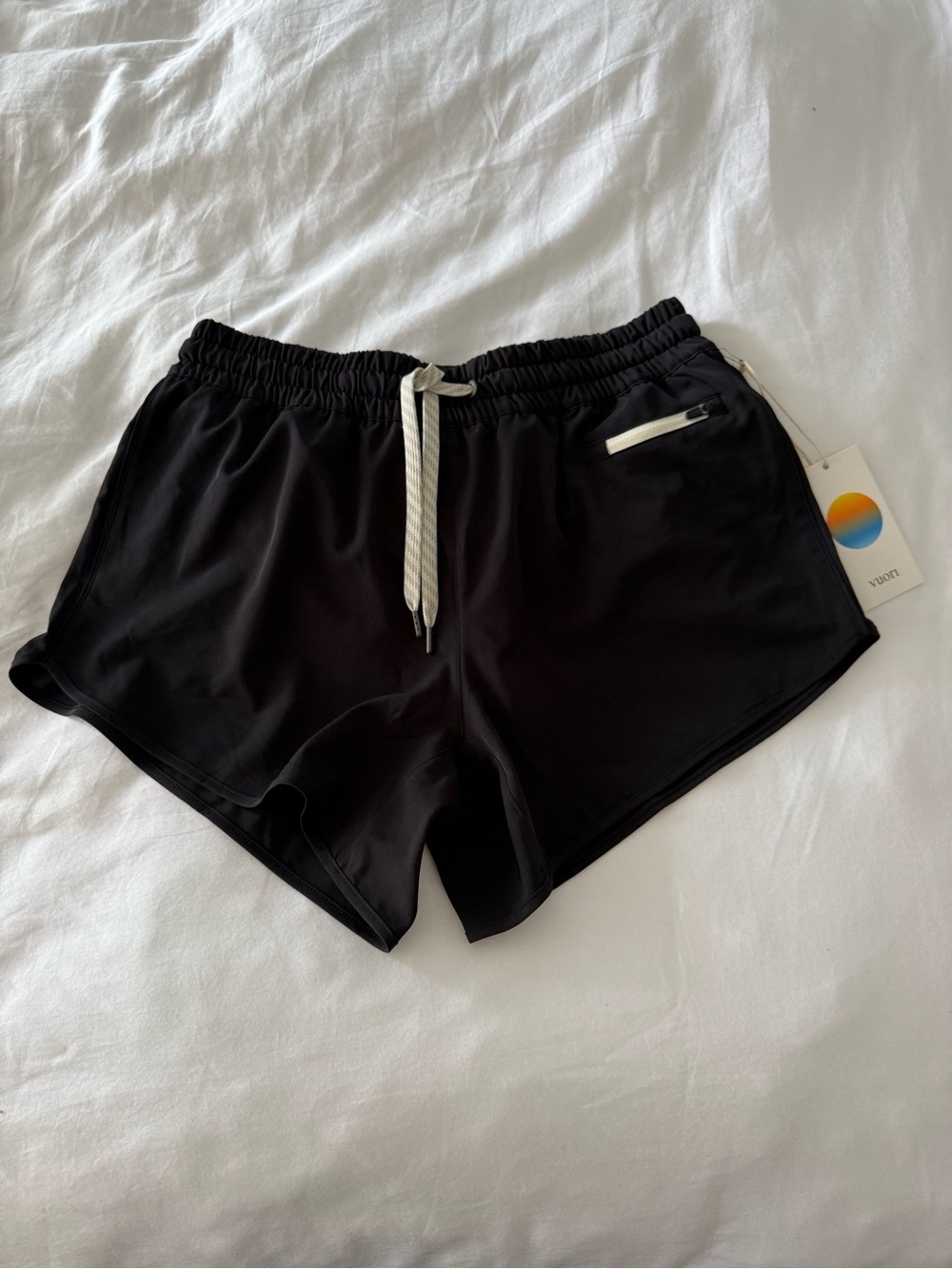 NWT Vuori Clementine 2.0 Short 4" Black
